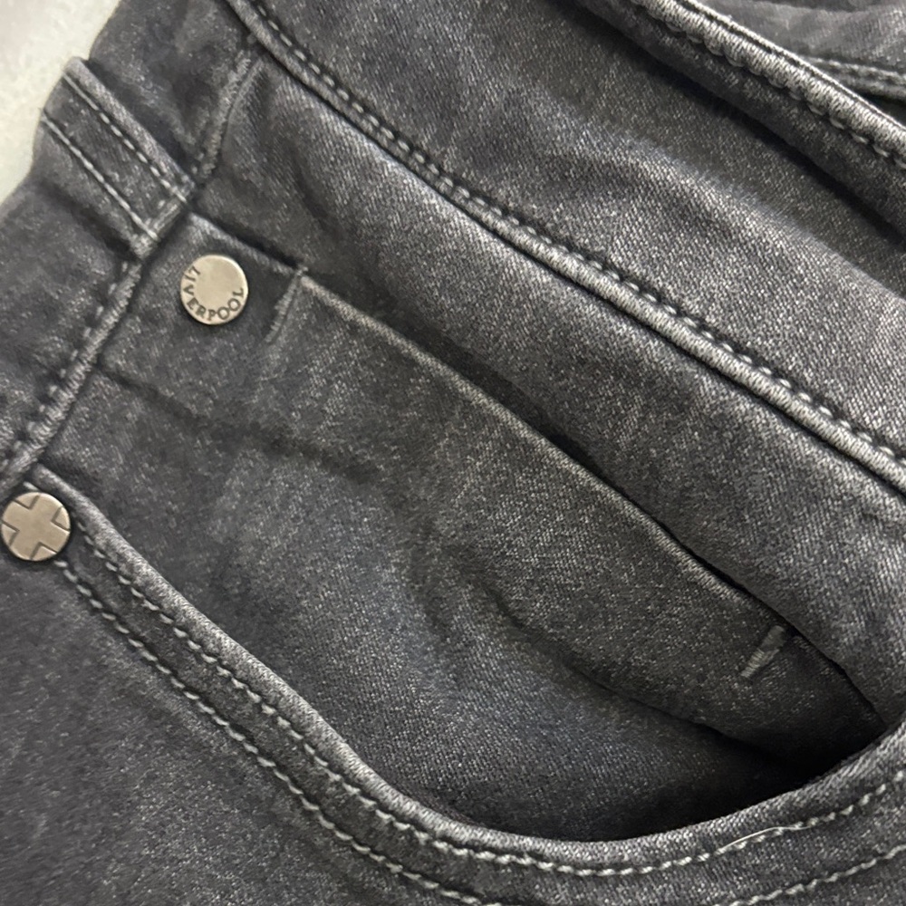 Liverpool Jeans - Black Stretch Capri Jeans - Picture 5 of 7